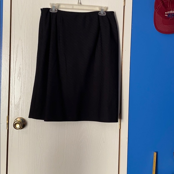 Apostrophe black skirt - Picture 2 of 6